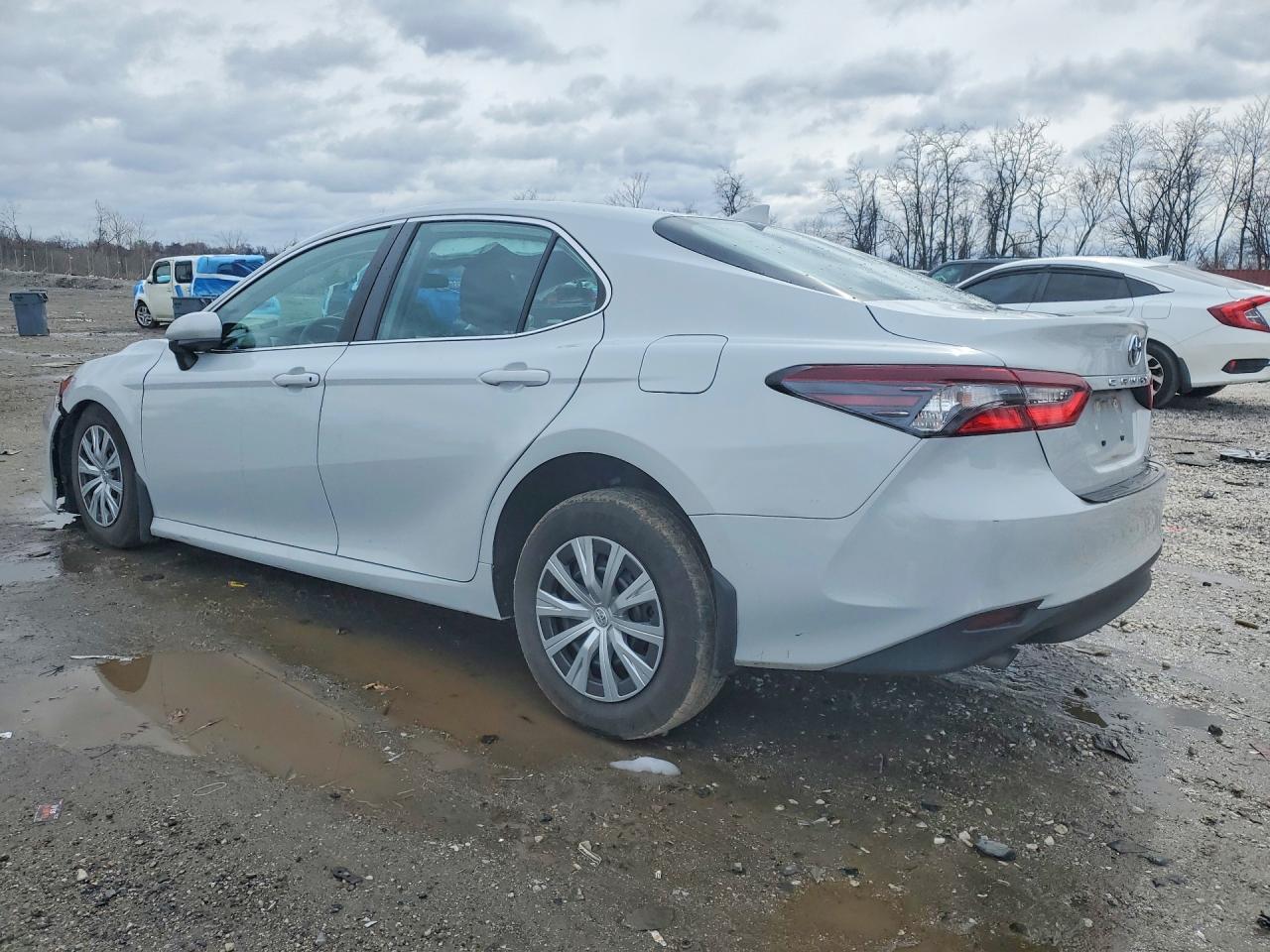 2023 TOYOTA CAMRY LE photo 2