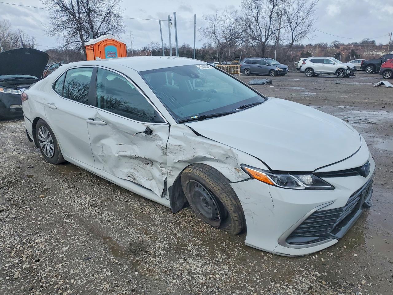 2023 TOYOTA CAMRY LE photo 4