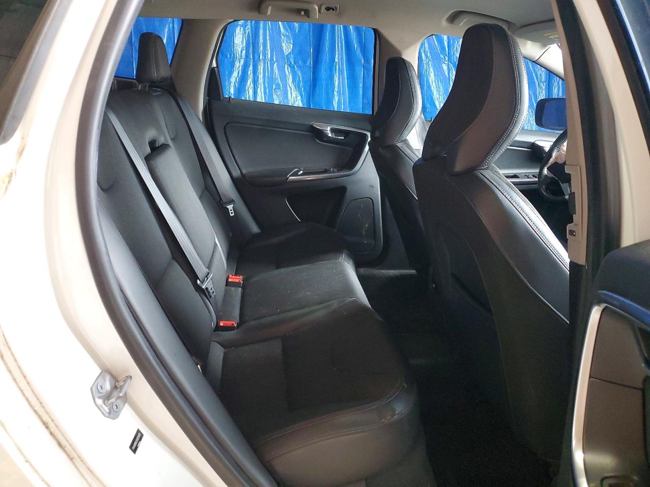 2017 VOLVO XC60 T5 photo 11