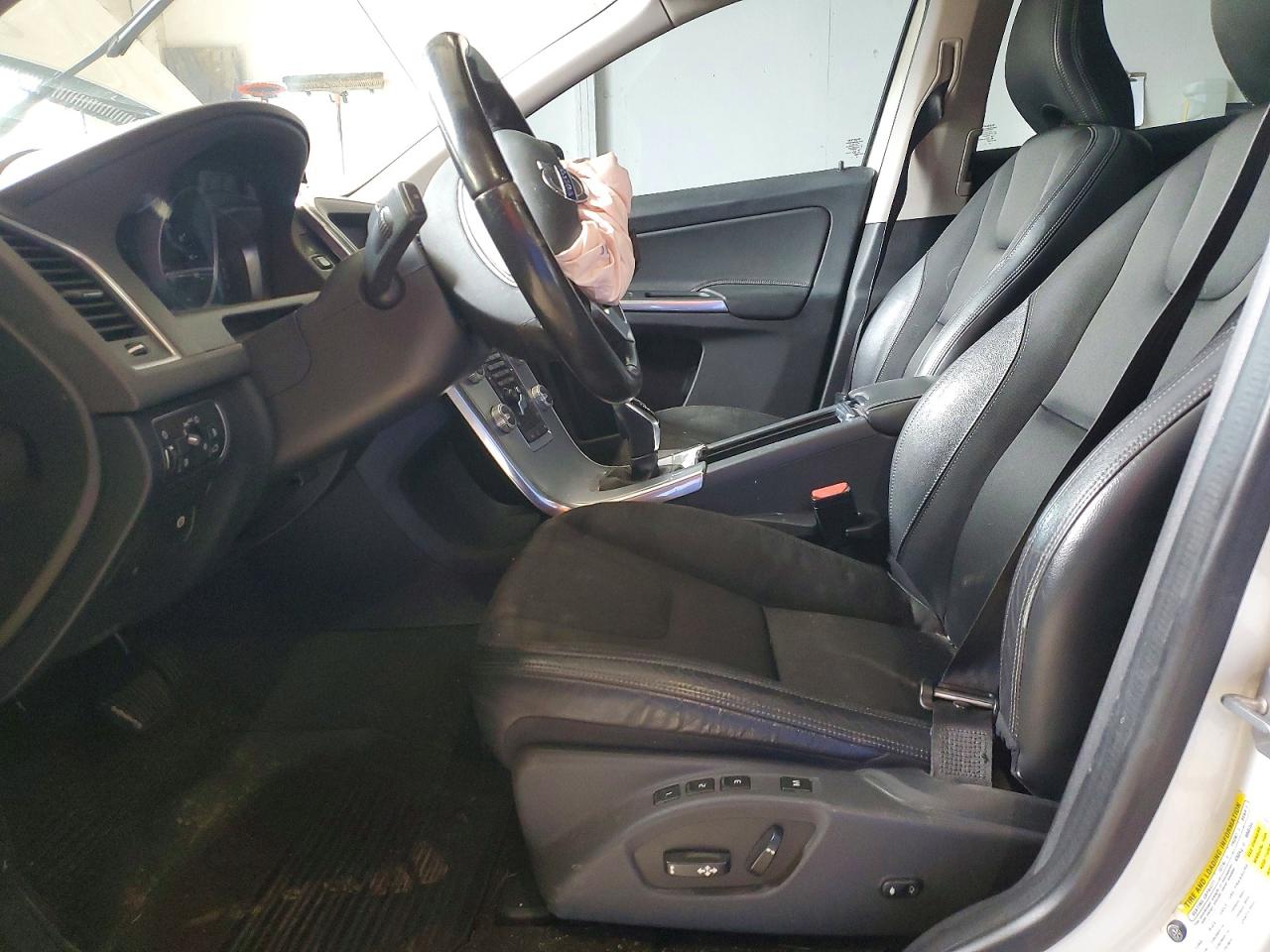 2017 VOLVO XC60 T5 photo 7