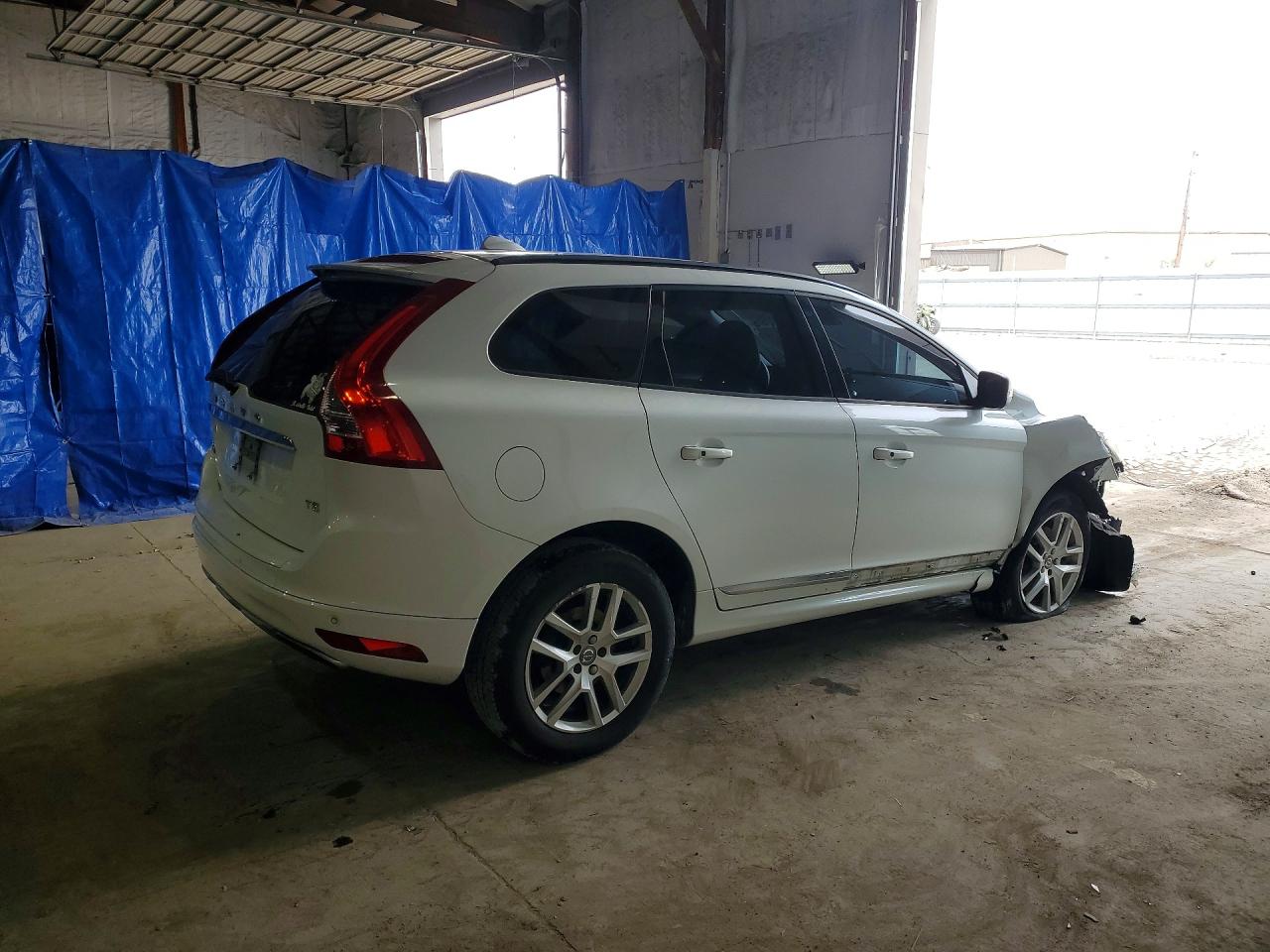 2017 VOLVO XC60 T5 photo 3