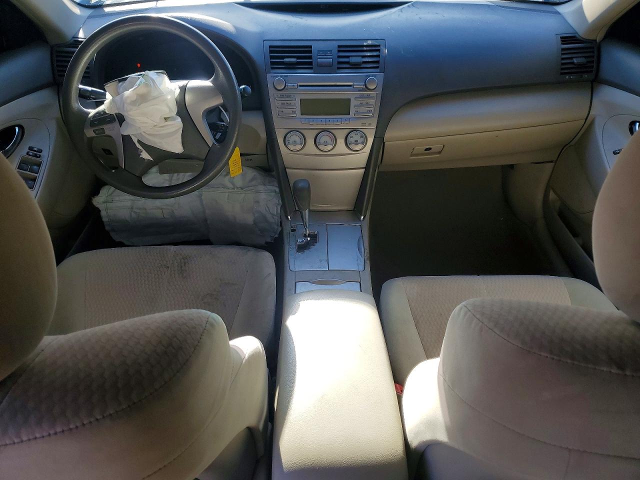 2011 TOYOTA CAMRY photo 15