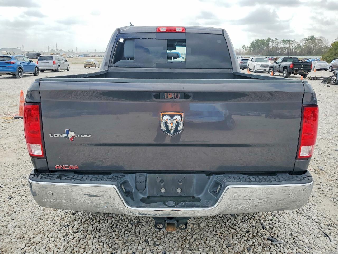2017 RAM 1500 SLT photo 6