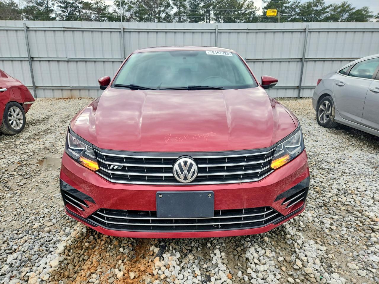 2017 VOLKSWAGEN PASSAT R-LINE photo 5