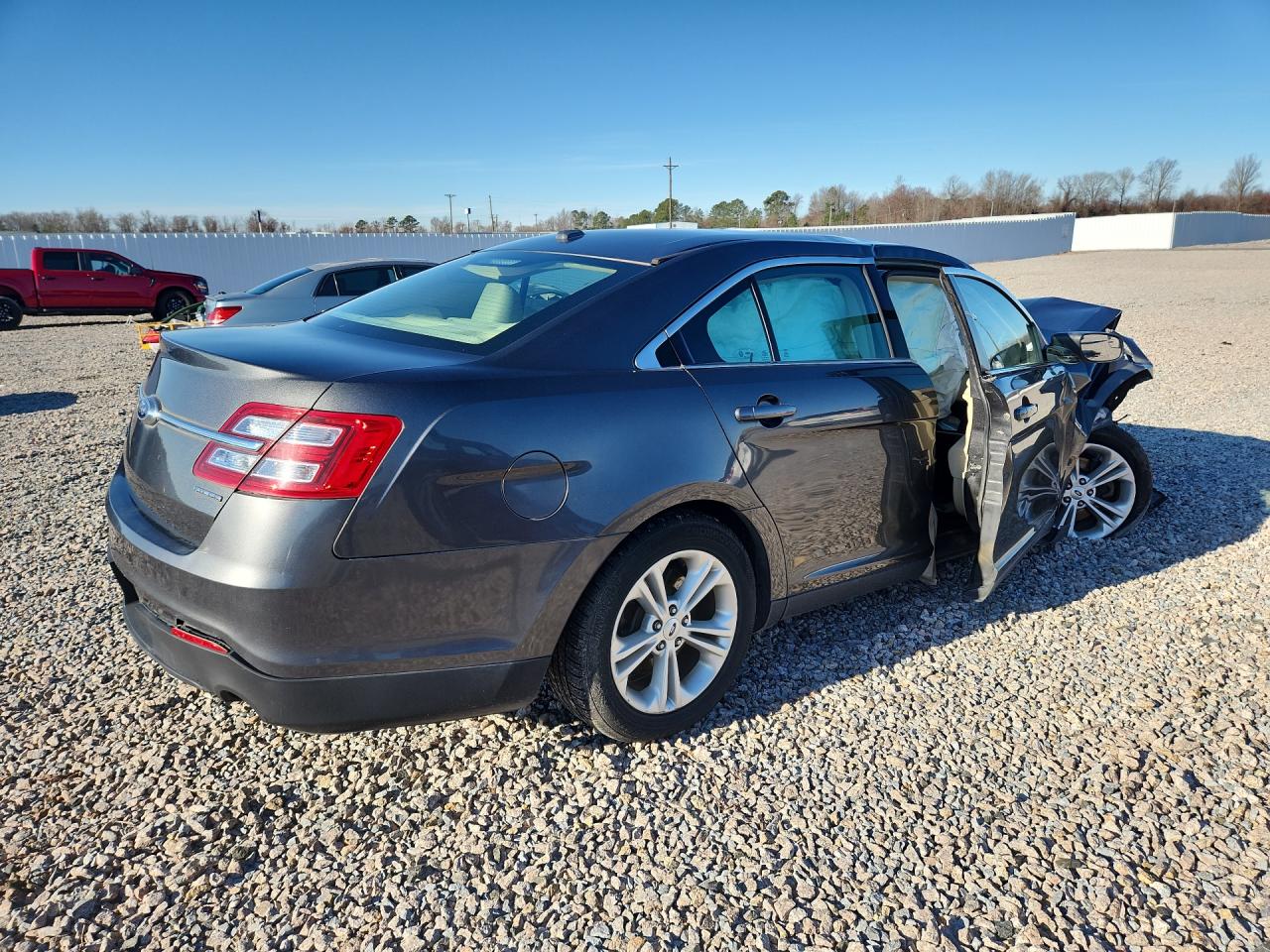 2016 FORD TAURUS SE photo 5