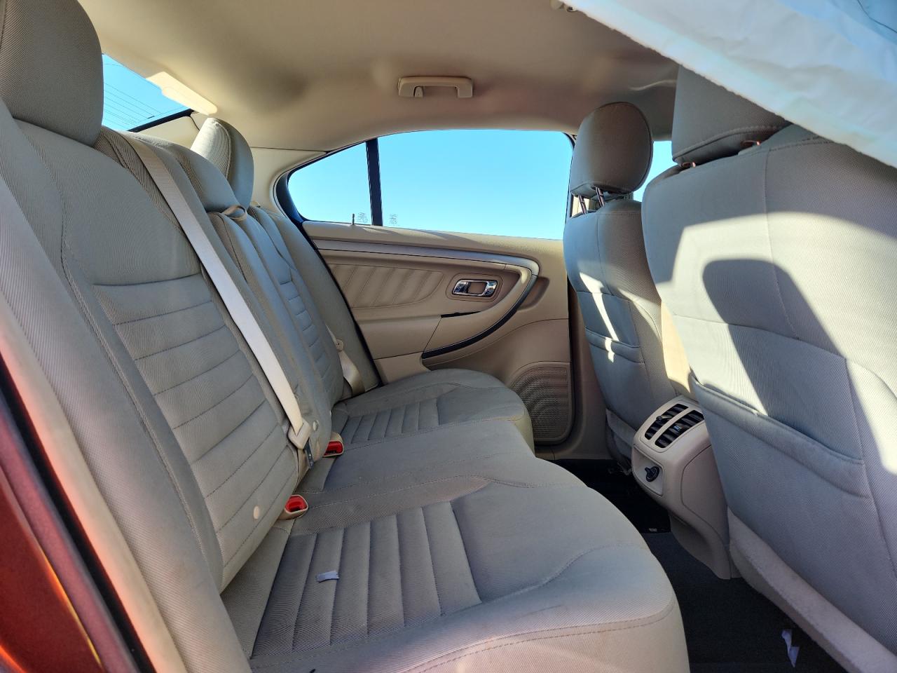 2016 FORD TAURUS SE photo 19