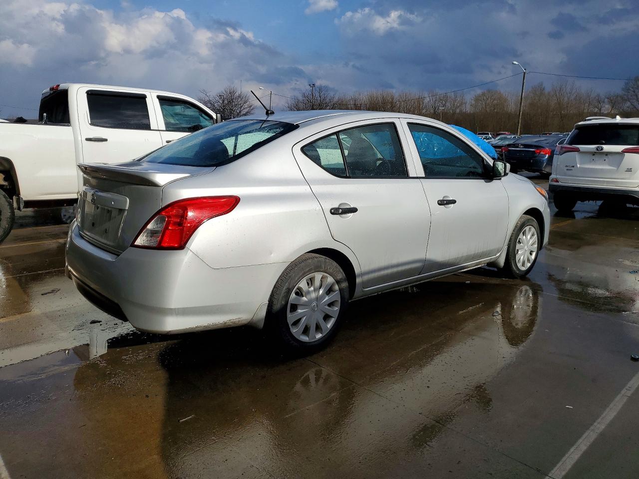 2018 NISSAN VERSA S PLUS photo 3