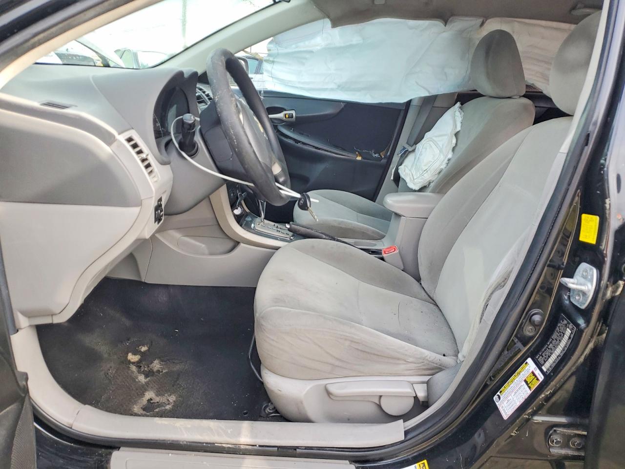 2010 TOYOTA COROLLA LE photo 7