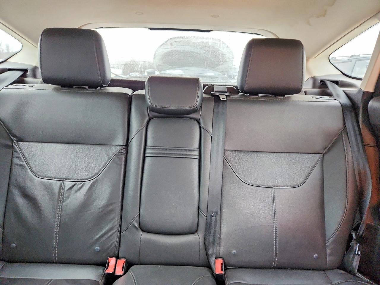 2015 FORD FOCUS SE photo 28