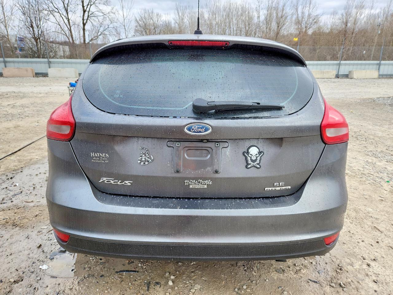 2015 FORD FOCUS SE photo 16