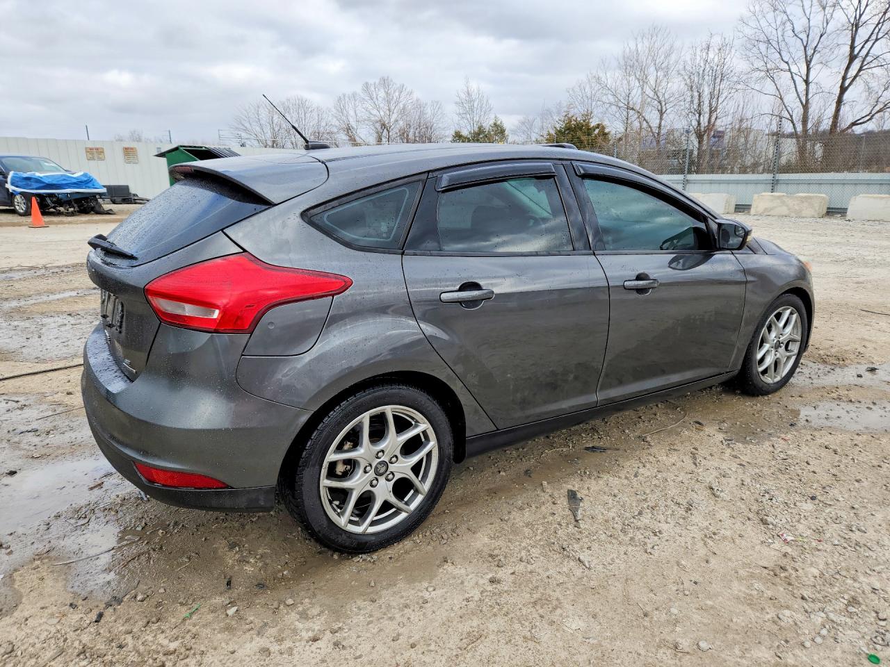 2015 FORD FOCUS SE photo 7