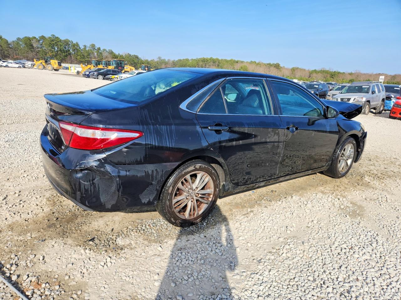 2015 TOYOTA CAMRY SE photo 5