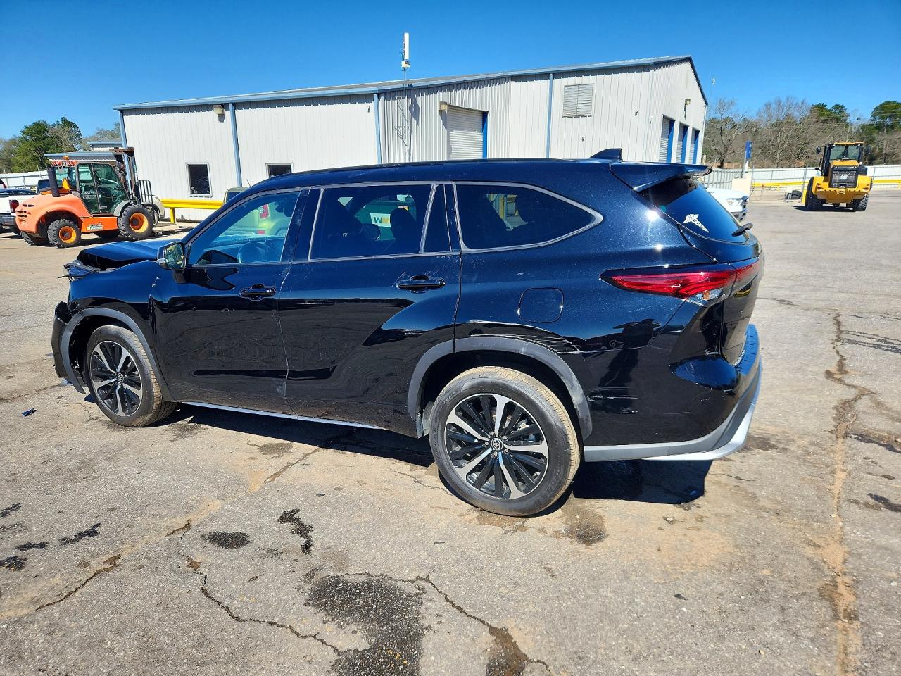 2022 TOYOTA HIGHLANDER XSE photo 2