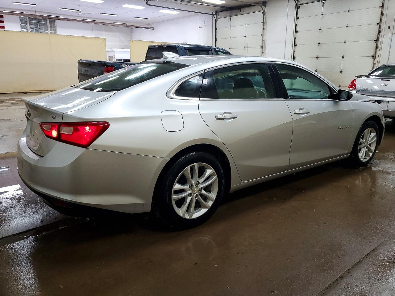 2016 CHEVROLET MALIBU LT photo 3