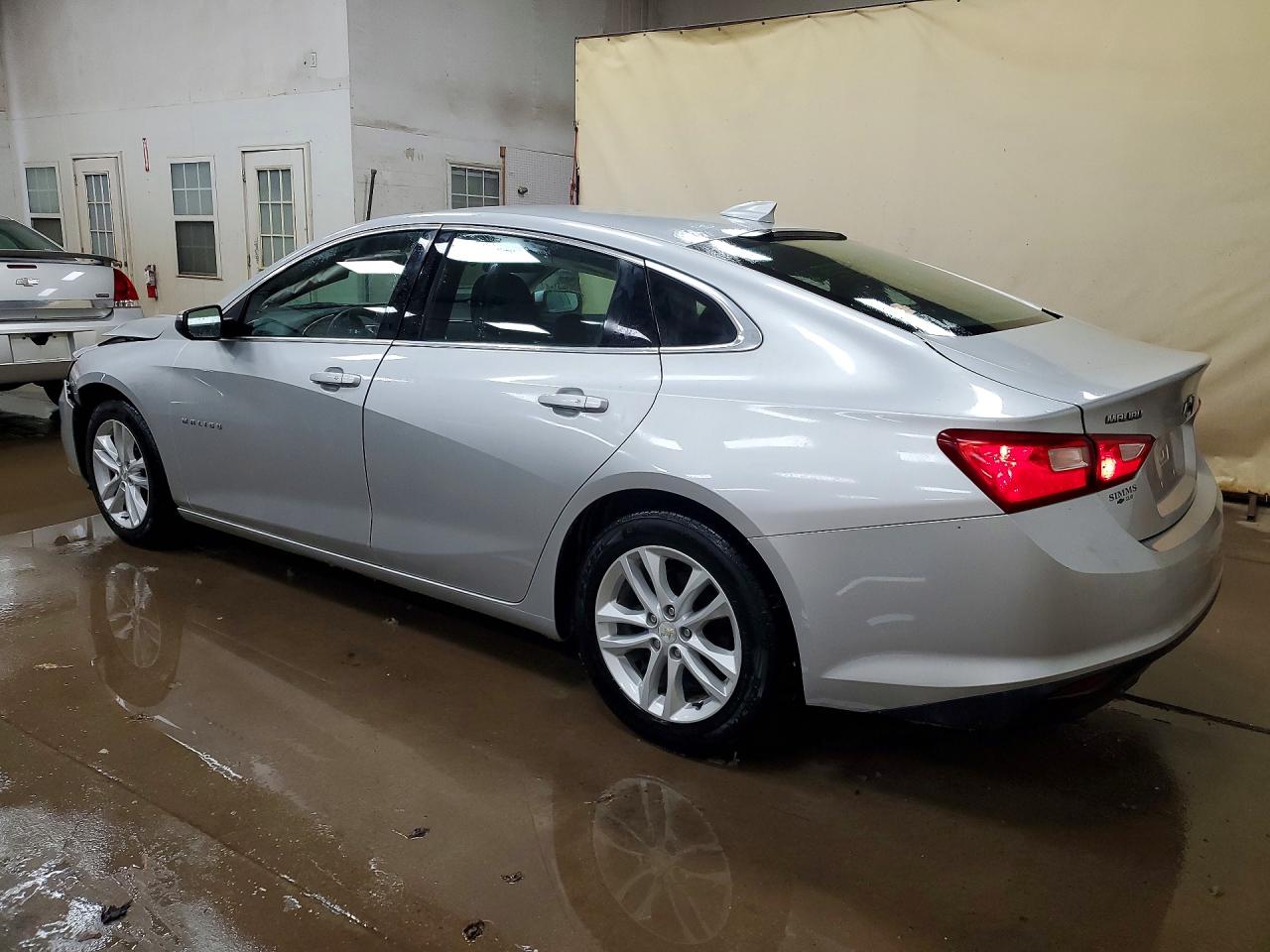 2016 CHEVROLET MALIBU LT photo 2