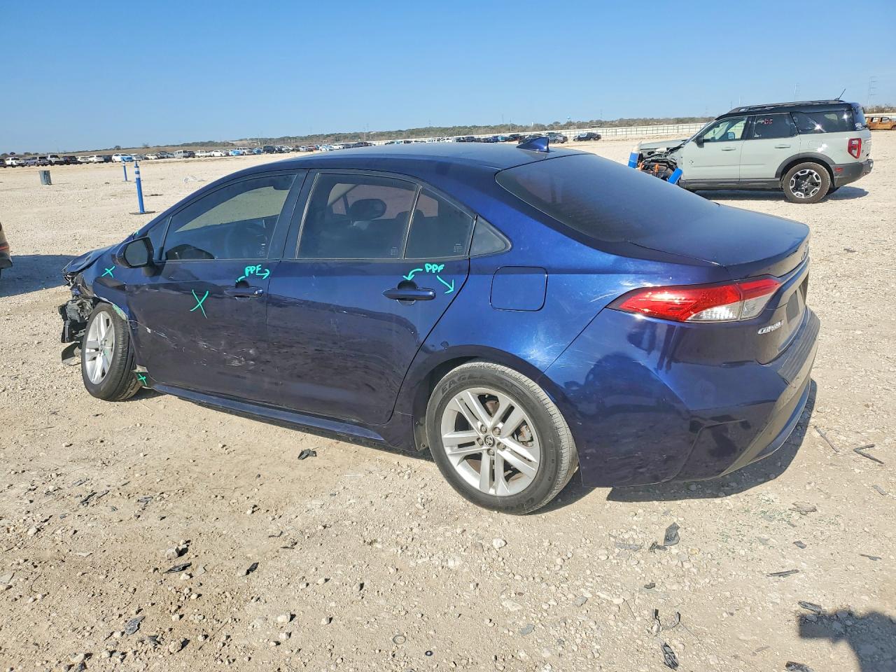 2020 TOYOTA COROLLA LE photo 3