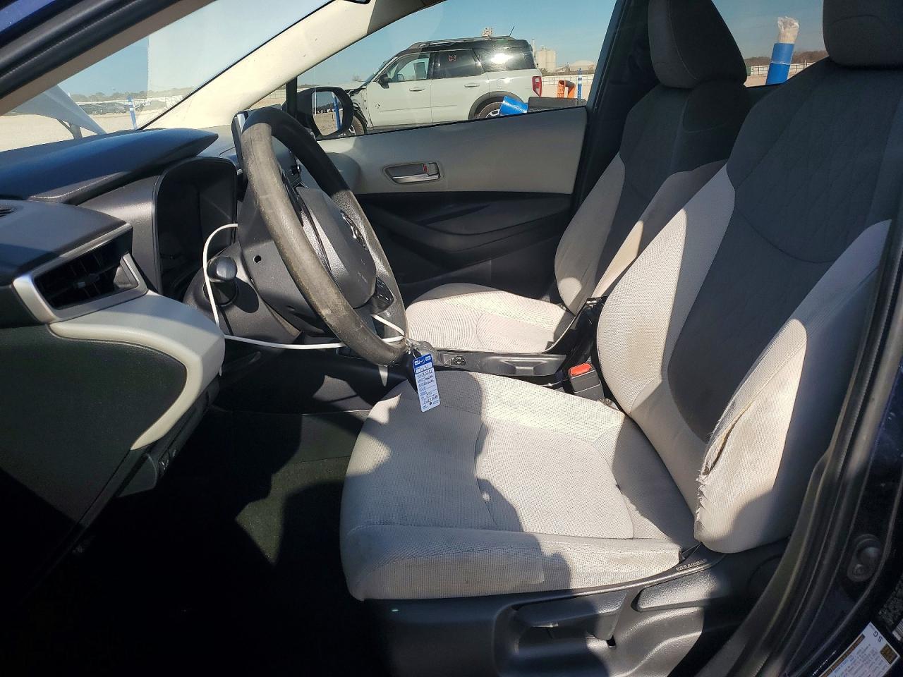 2020 TOYOTA COROLLA LE photo 13