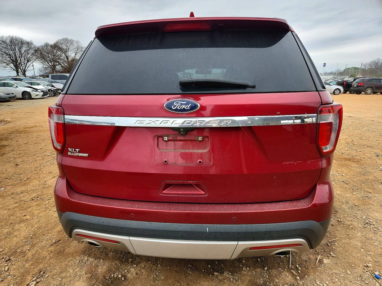 2017 FORD EXPLORER XLT photo 6