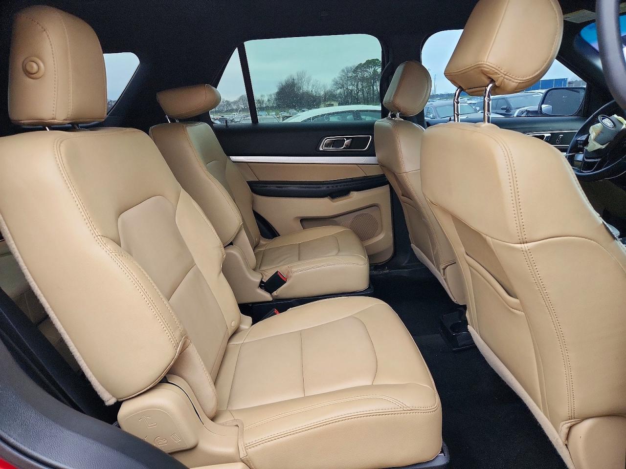 2017 FORD EXPLORER XLT photo 11