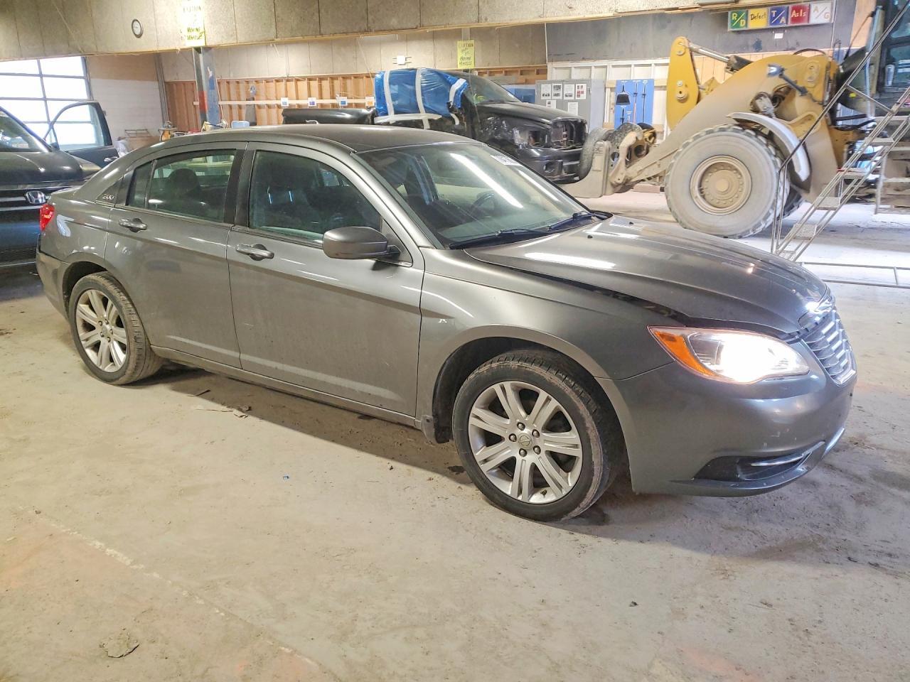 2013 CHRYSLER 200 TOURING photo 4