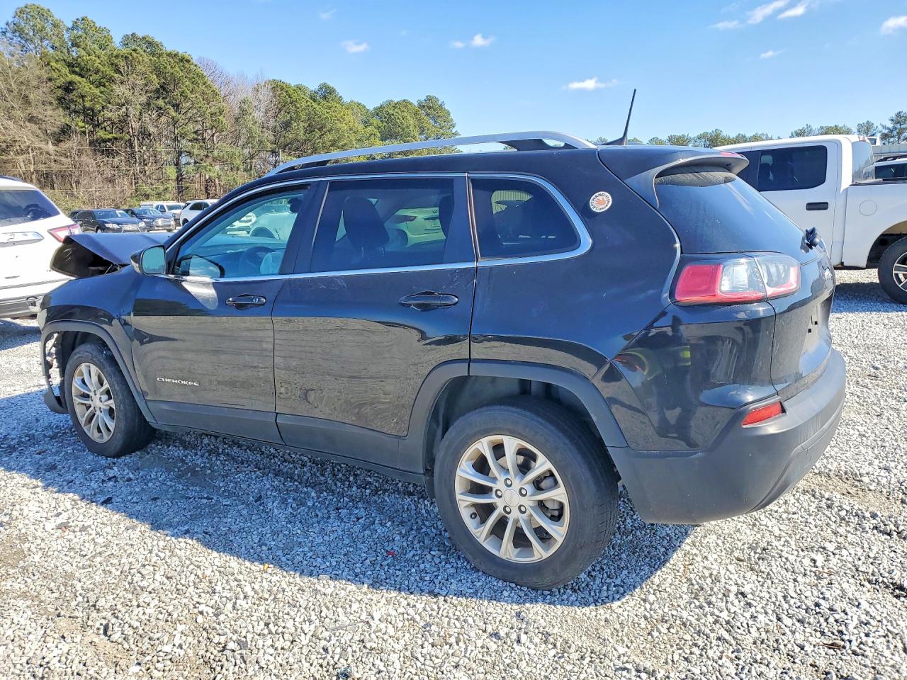 2019 JEEP CHEROKEE LATITUDE photo 2