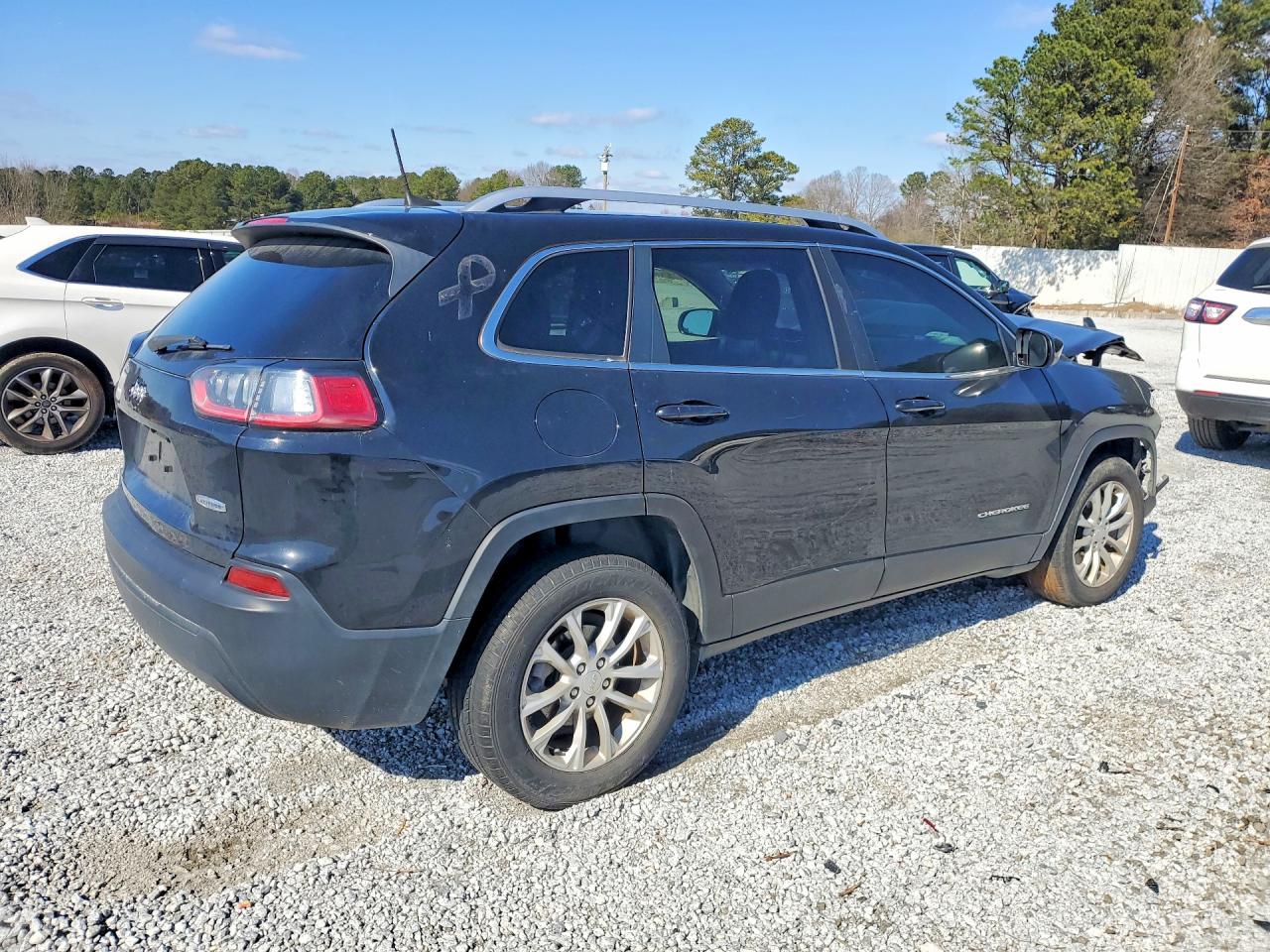 2019 JEEP CHEROKEE LATITUDE photo 3