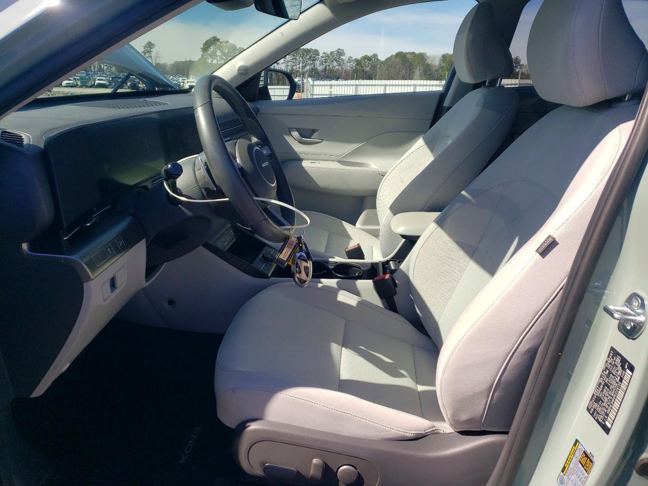 2024 HYUNDAI KONA SEL photo 7