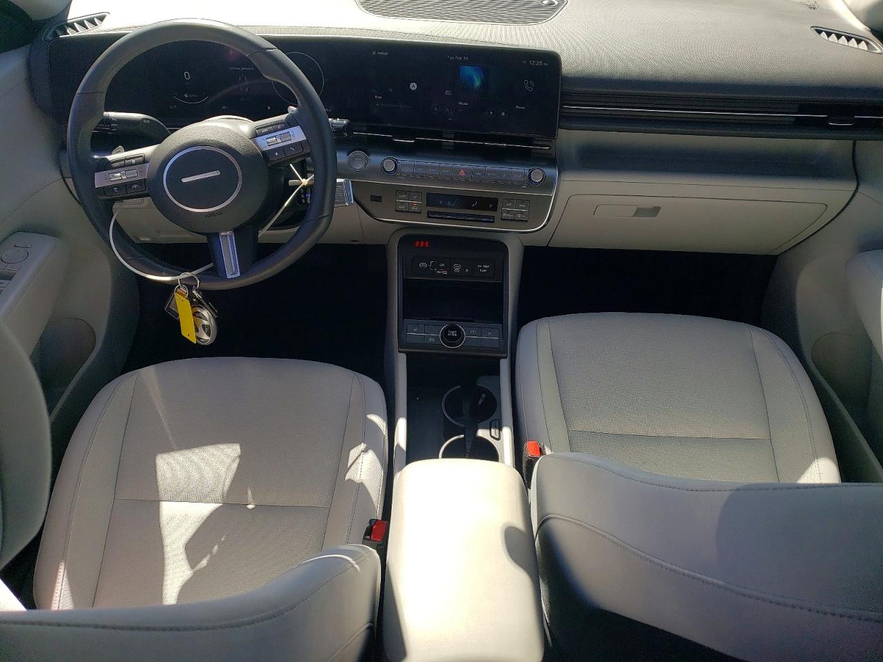2024 HYUNDAI KONA SEL photo 8
