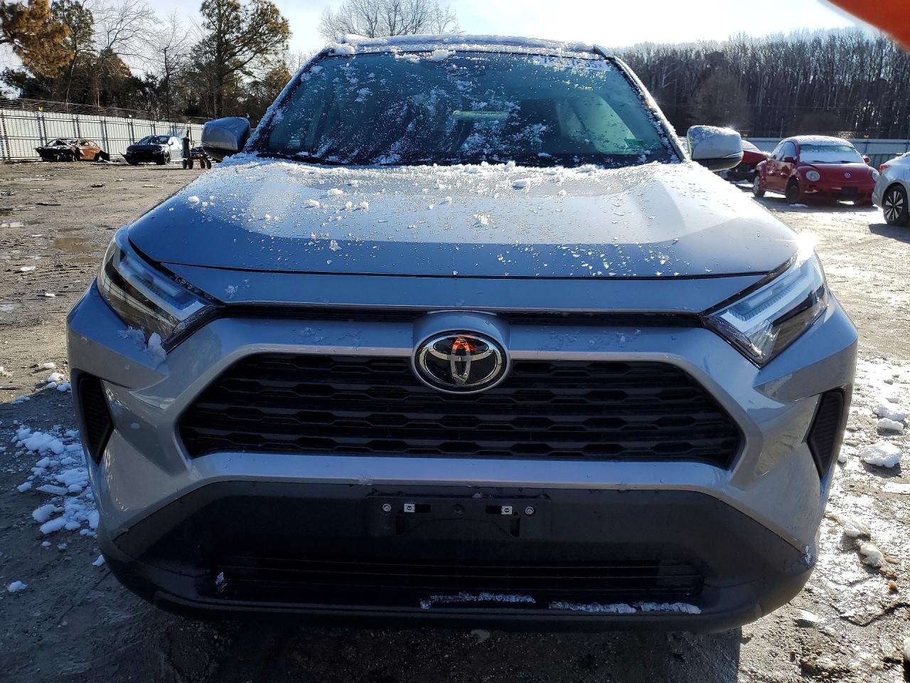 2025 TOYOTA RAV4 XLE photo 9