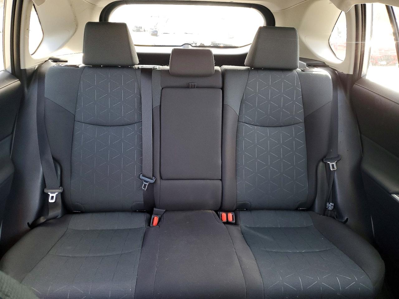 2025 TOYOTA RAV4 XLE photo 19