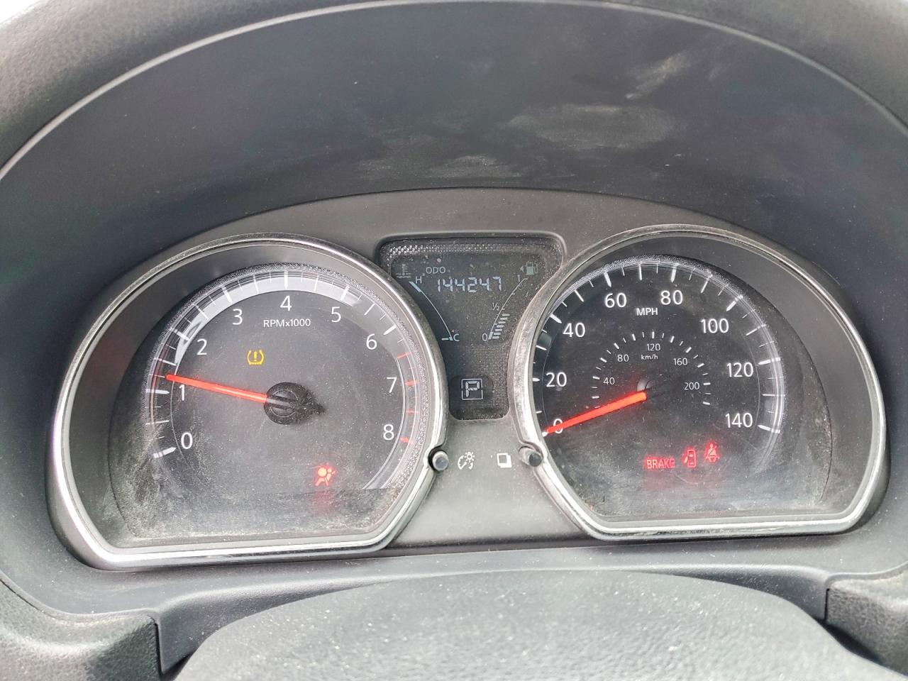 2018 NISSAN VERSA SV photo 9