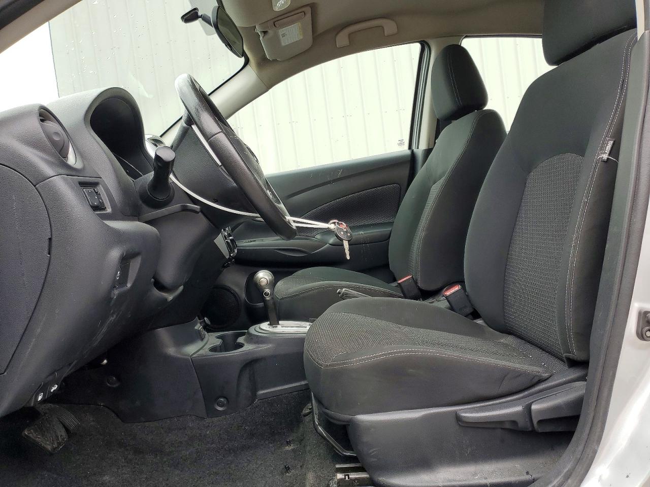 2018 NISSAN VERSA SV photo 7