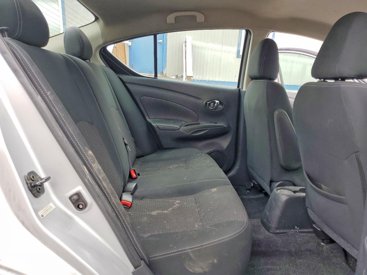 2018 NISSAN VERSA SV photo 10