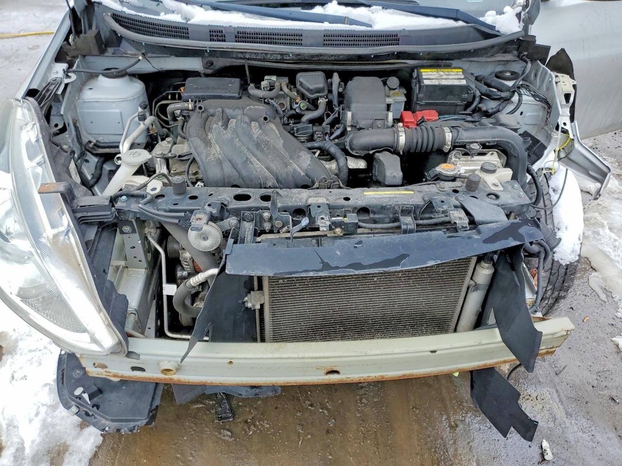 2018 NISSAN VERSA SV photo 11