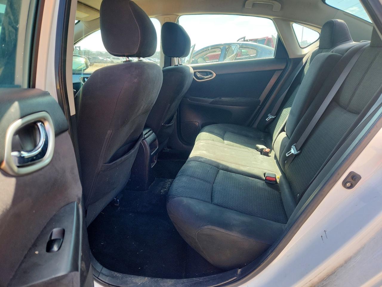 2015 NISSAN SENTRA S photo 19