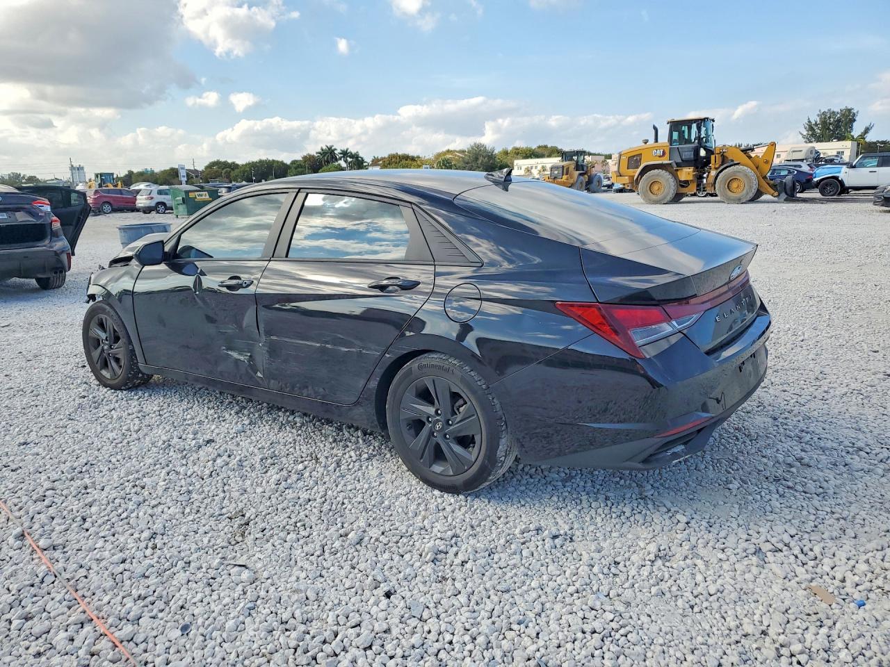 2023 HYUNDAI ELANTRA SEL photo 4
