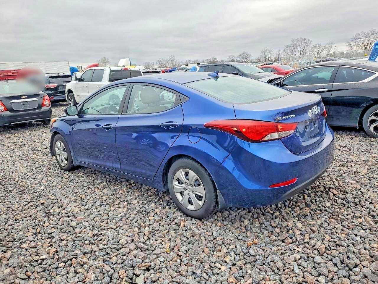 2016 HYUNDAI ELANTRA SE photo 2