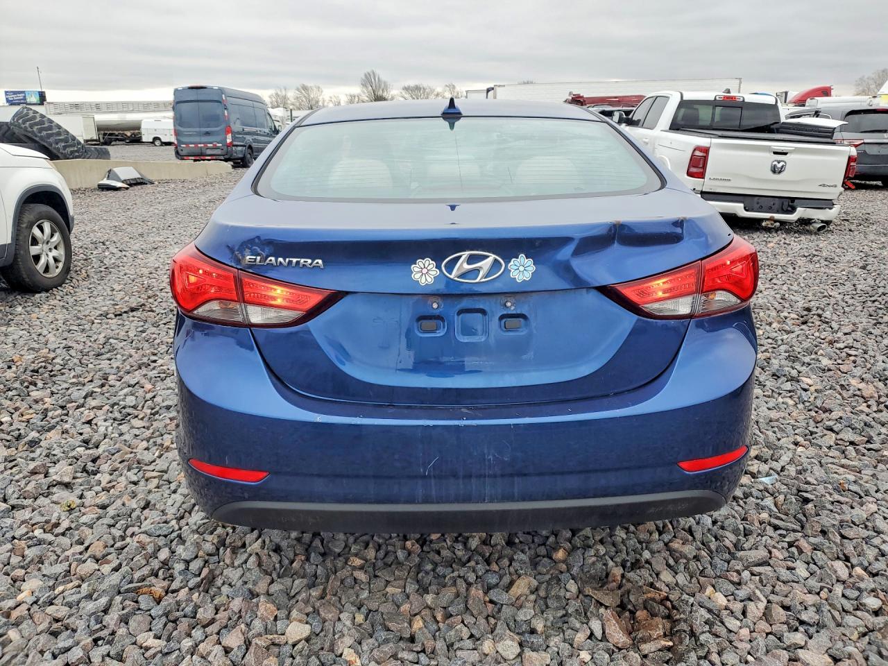 2016 HYUNDAI ELANTRA SE photo 6