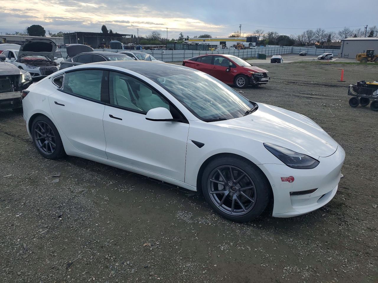 2021 TESLA MODEL 3 photo 4