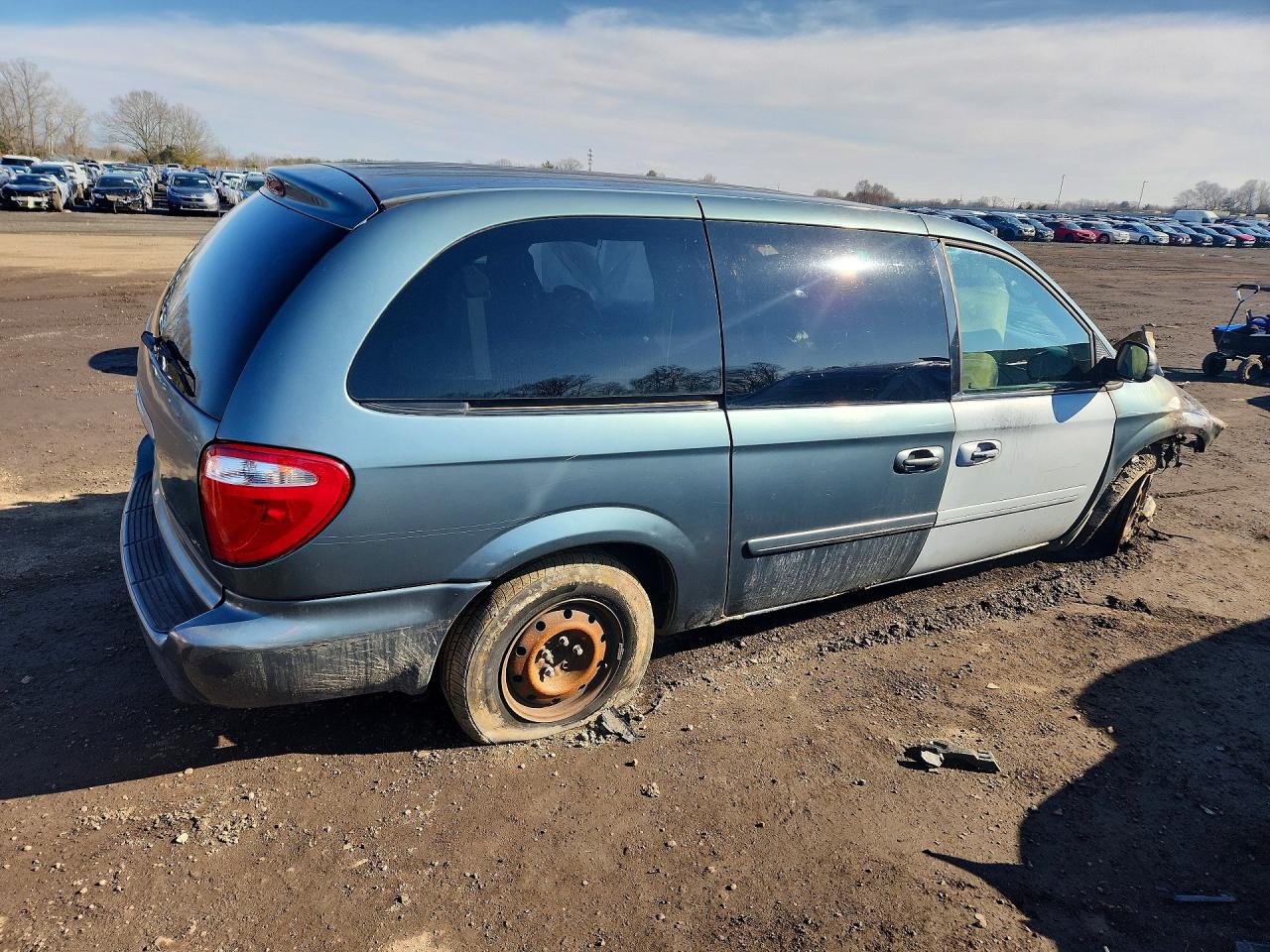 2006 CHRYSLER TOWN & COUNTRY LX photo 7