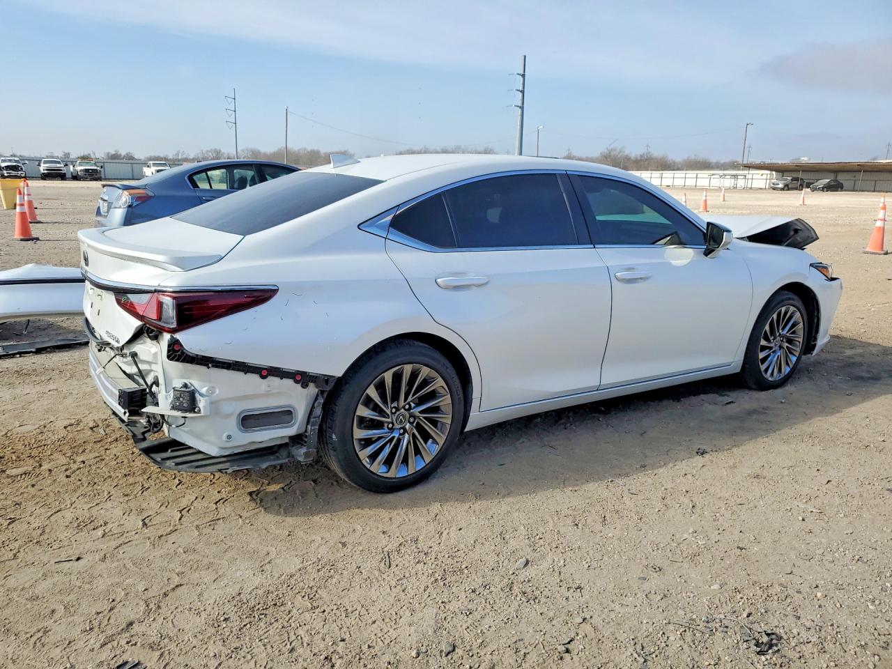 2024 LEXUS ES 300H BASE photo 3