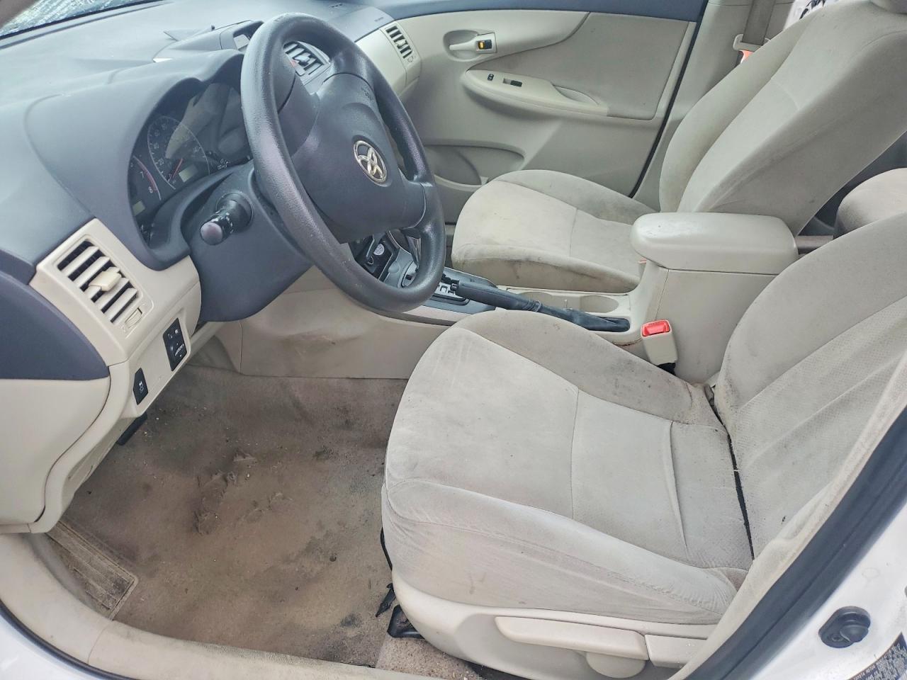 2012 TOYOTA COROLLA L photo 7