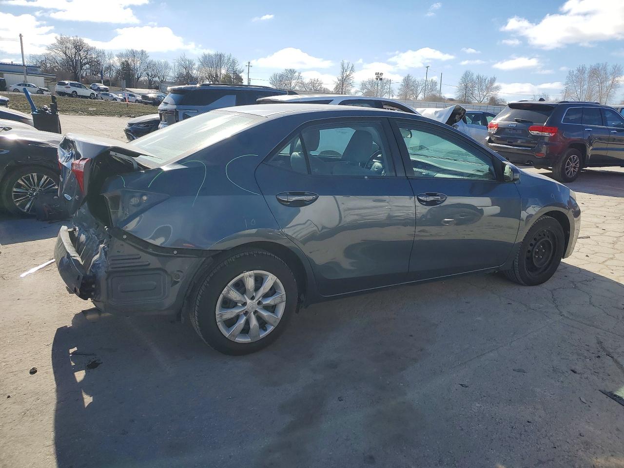 2015 TOYOTA COROLLA photo 3