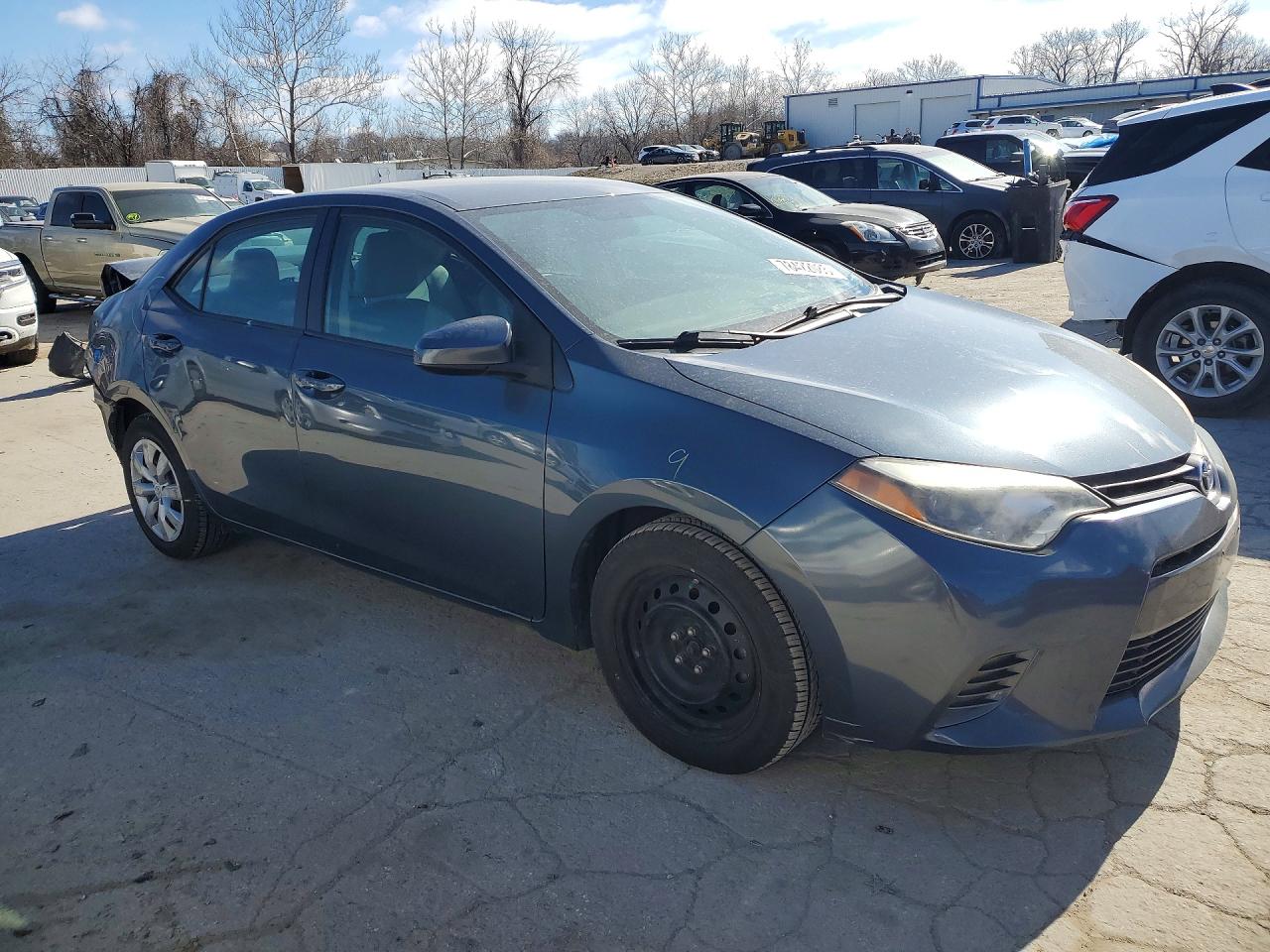 2015 TOYOTA COROLLA photo 4