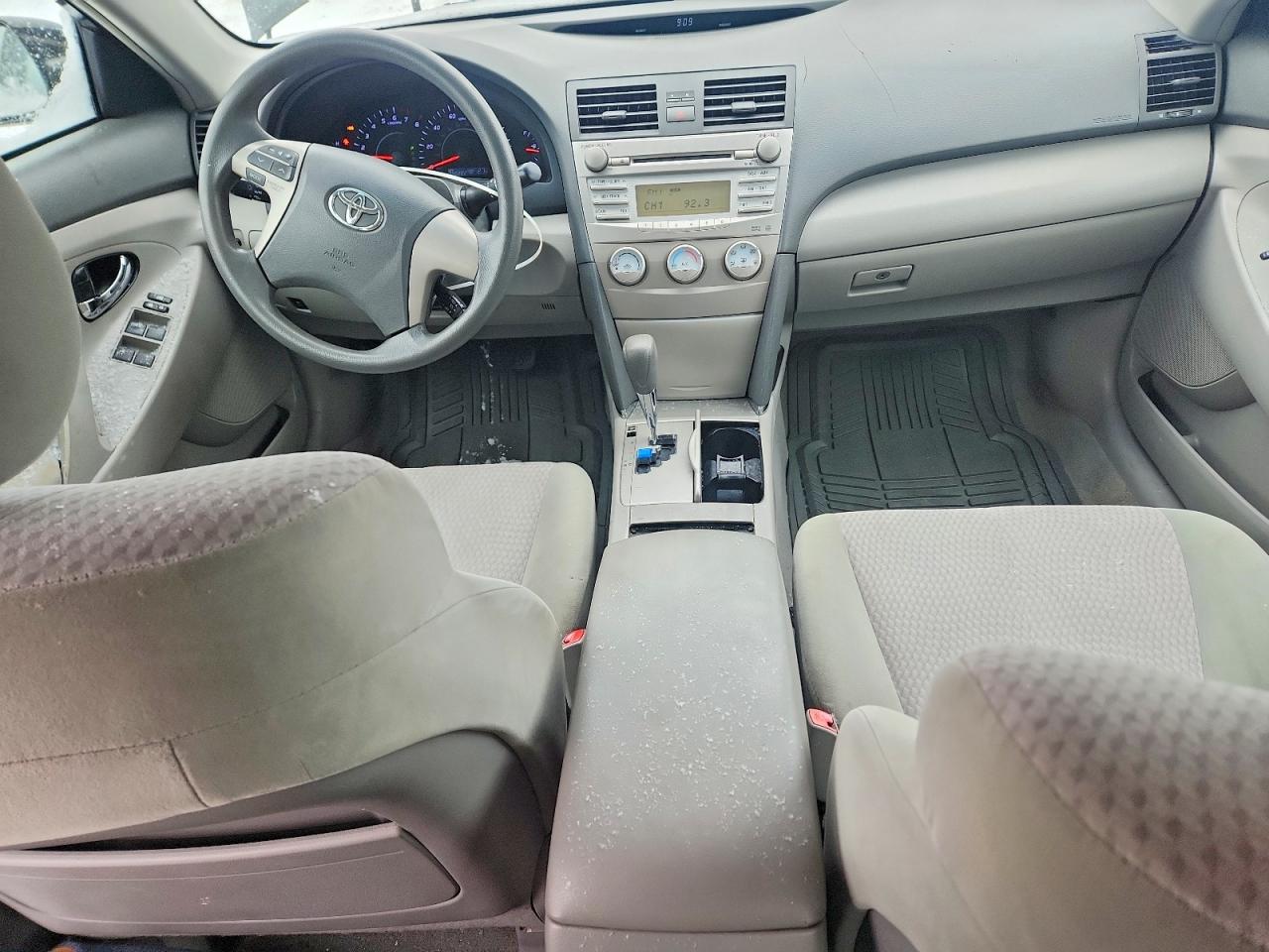 2011 TOYOTA CAMRY photo 8