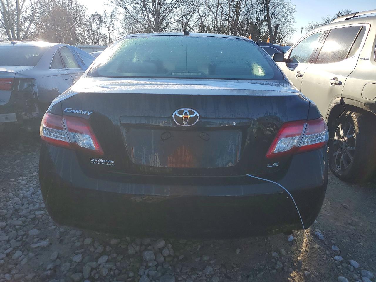 2011 TOYOTA CAMRY photo 6