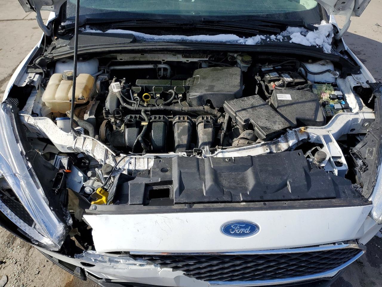 2015 FORD FOCUS SE photo 11