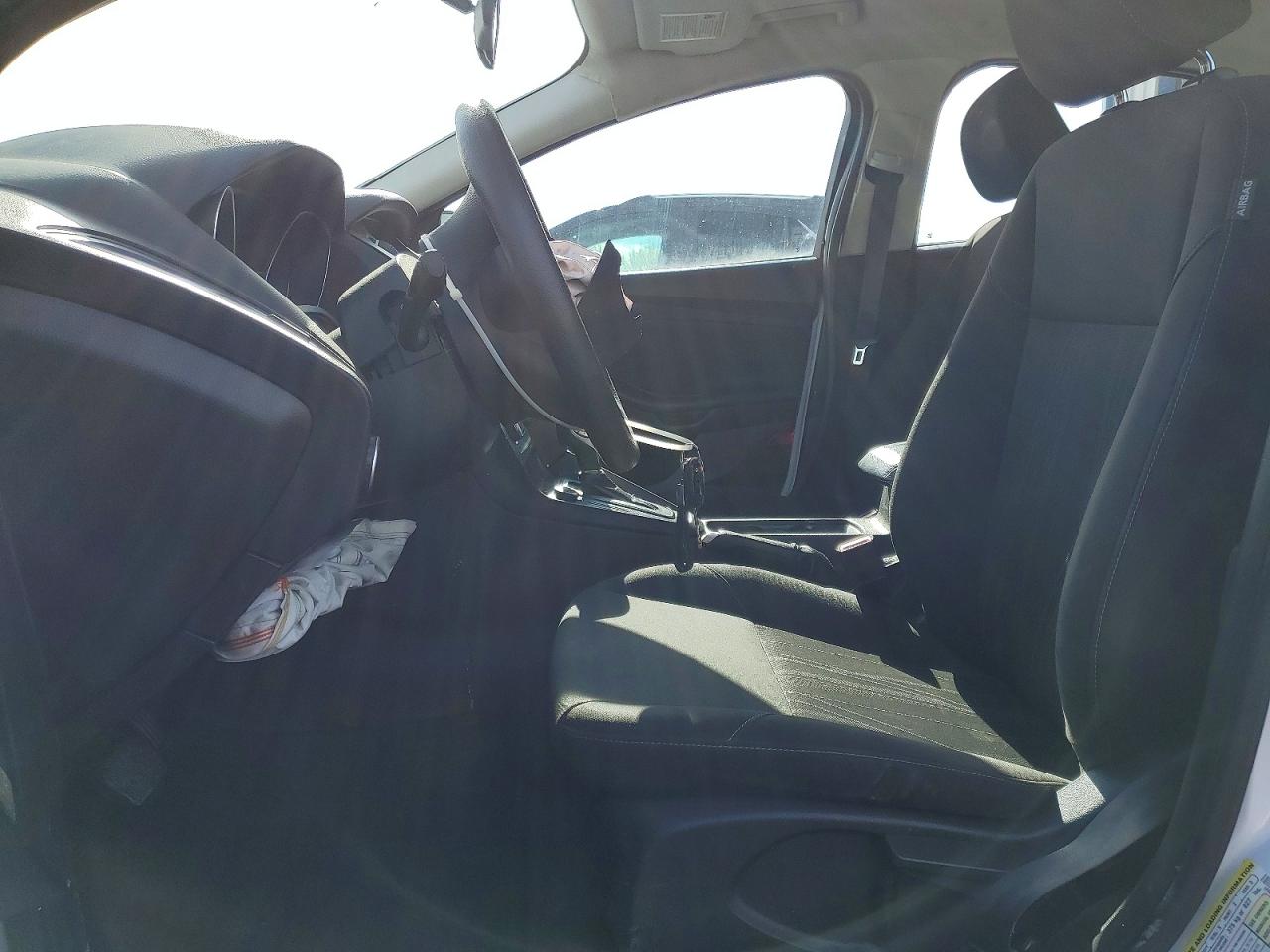 2015 FORD FOCUS SE photo 7