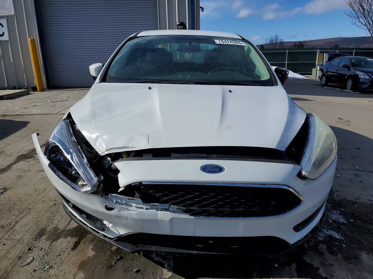 2015 FORD FOCUS SE photo 5