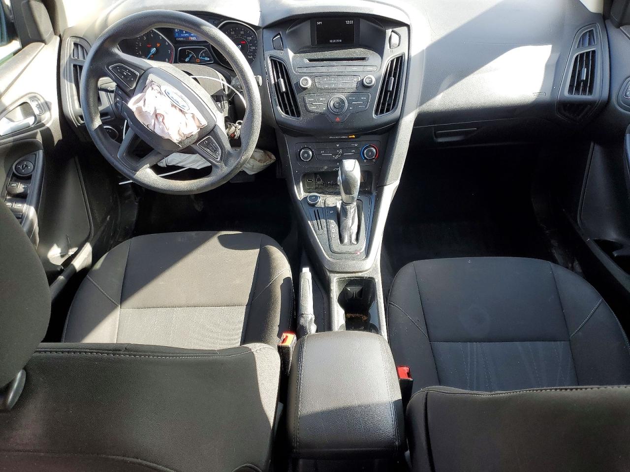 2015 FORD FOCUS SE photo 8